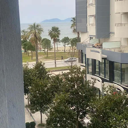 Lungomare Apartment *